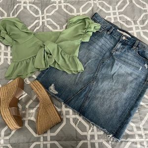 Romwe green short sleeve crop top 💚